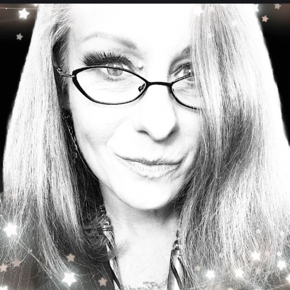 Meet your Posher, Kymberli - Picture 1 of 1